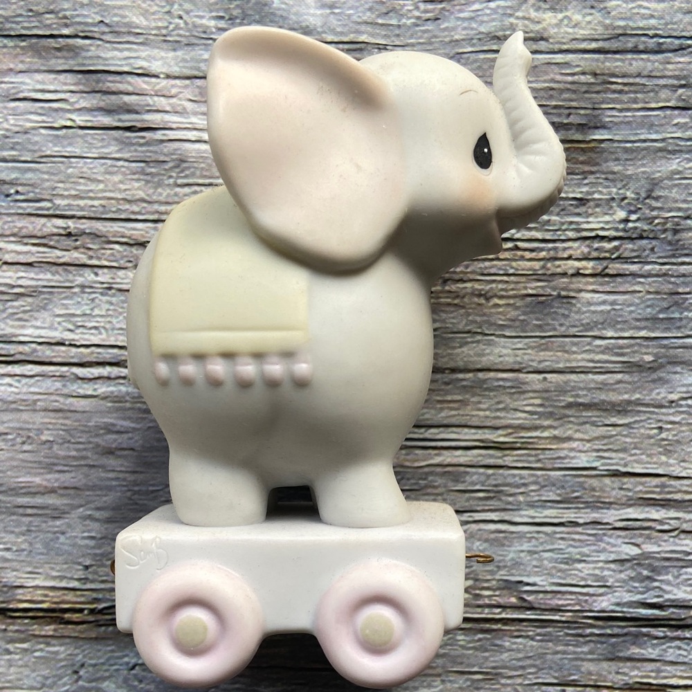 Vintage Precious Moments Birthday Train 4th Birthday Elephant with Box - Picture 3 of 15